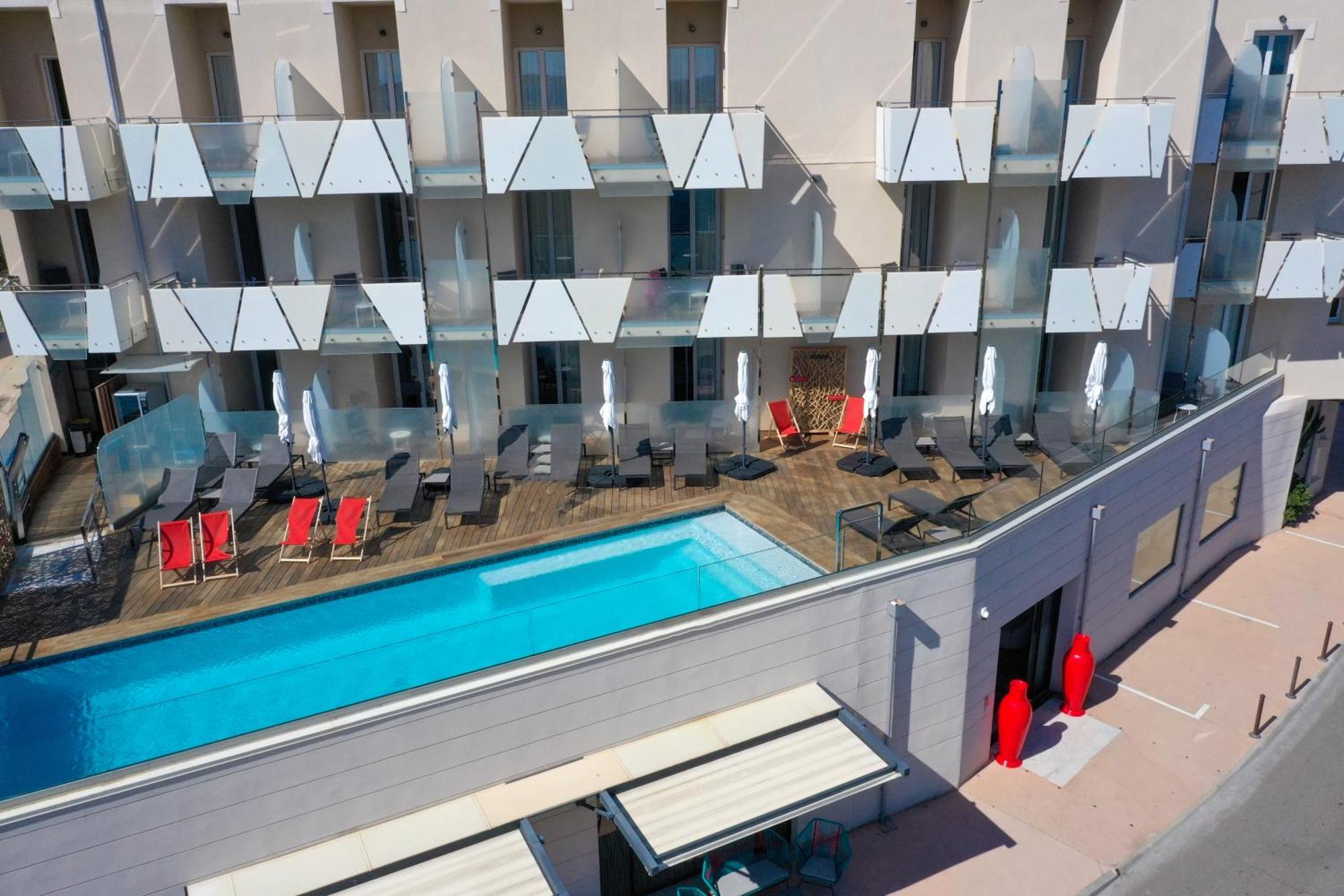 Hotel Mediterranee 칼비 외부 사진